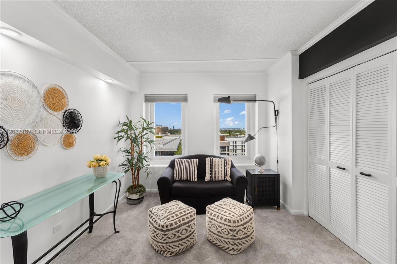 2301 Collins Av, Unit 1026, Miami Beach, FL 33139 Photo