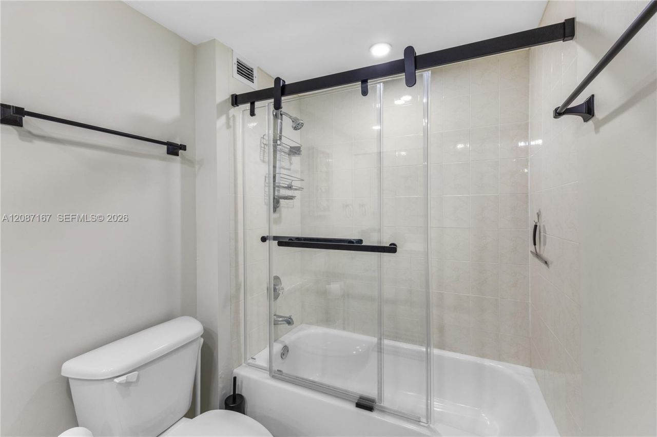 2301 Collins Av, Unit 1026, Miami Beach, FL 33139 Photo