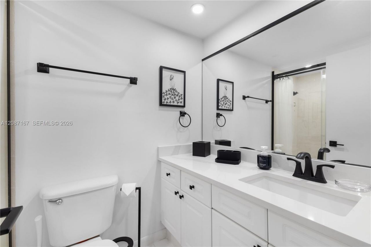 2301 Collins Av, Unit 1026, Miami Beach, FL 33139 Photo
