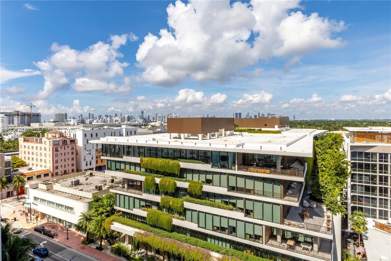 2301 Collins Av, Unit 1026, Miami Beach, FL 33139 Photo