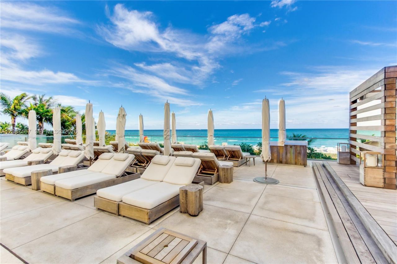 2301 Collins Av, Unit 1026, Miami Beach, FL 33139 Photo