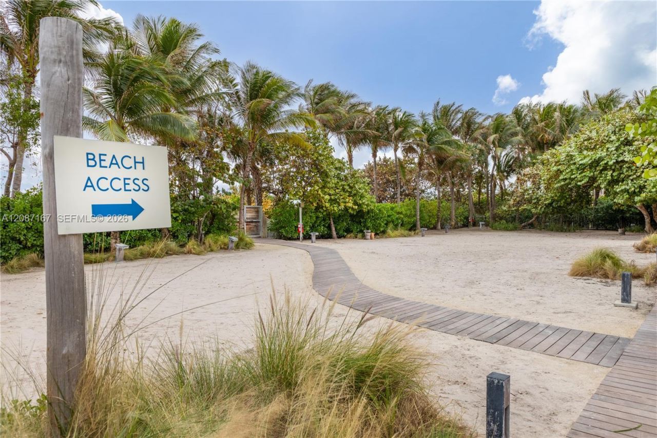 2301 Collins Av, Unit 1026, Miami Beach, FL 33139 Photo