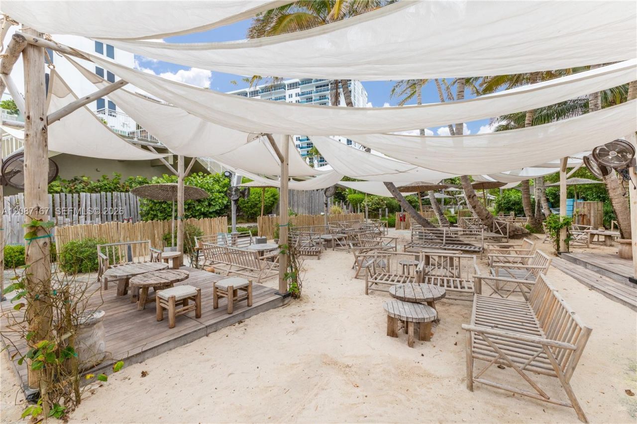 2301 Collins Av, Unit 1026, Miami Beach, FL 33139 Photo