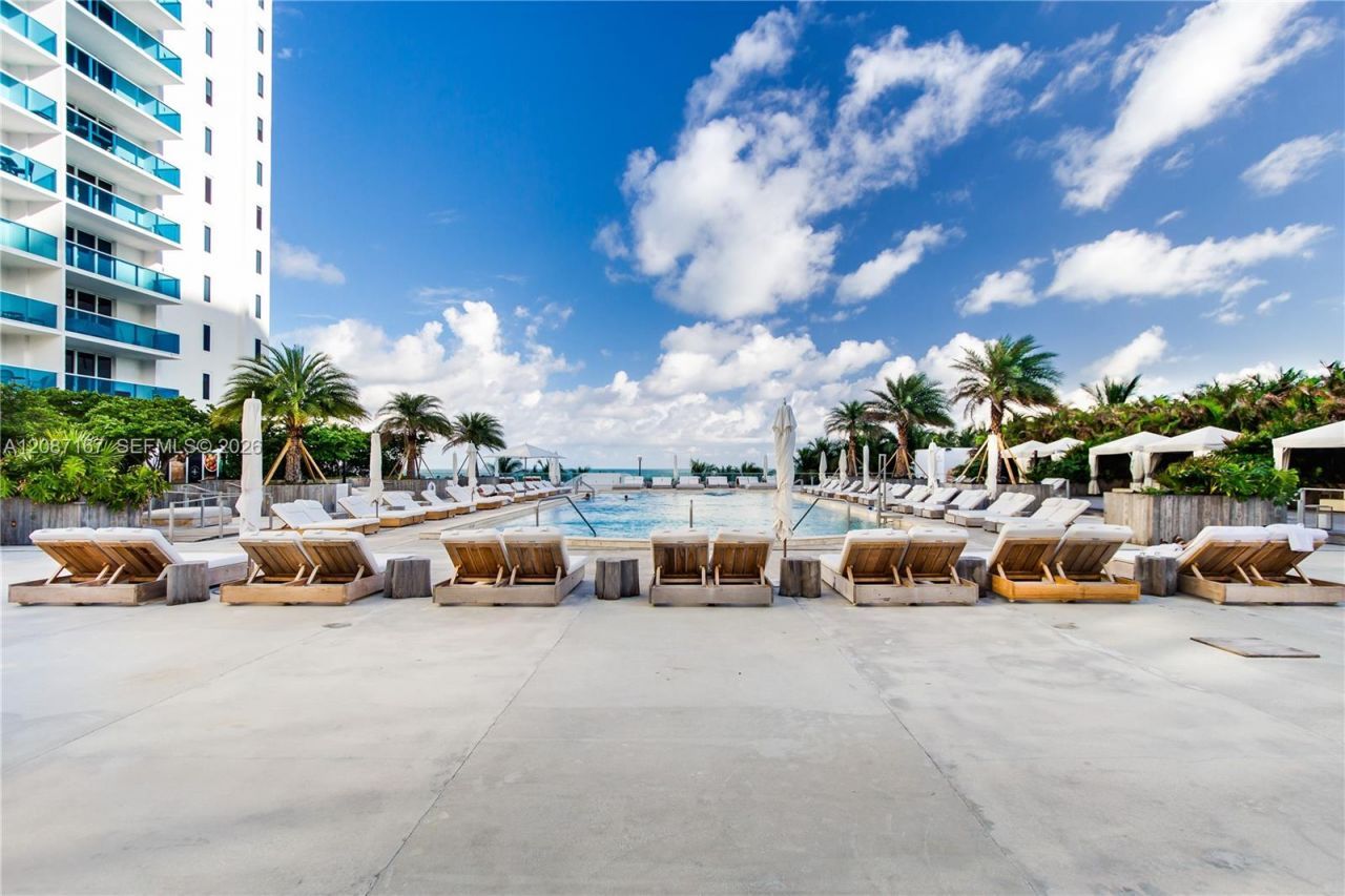 2301 Collins Av, Unit 1026, Miami Beach, FL 33139 Photo