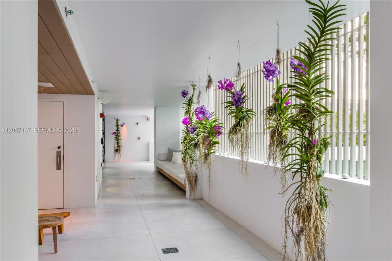 2301 Collins Av, Unit 1026, Miami Beach, FL 33139 Photo