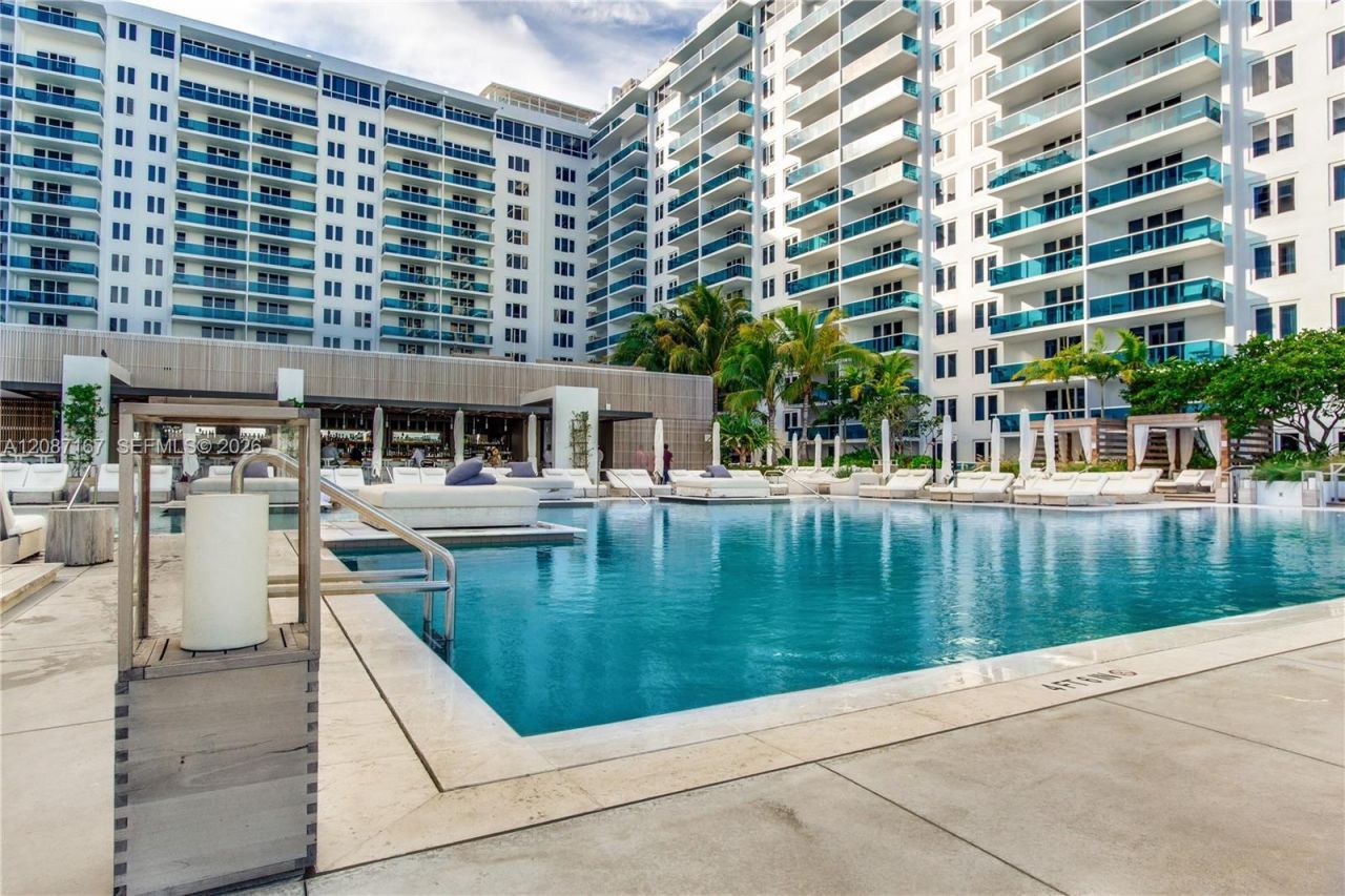 2301 Collins Av, Unit 1026, Miami Beach, FL 33139 Photo