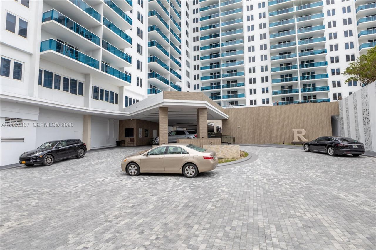 2301 Collins Av, Unit 1026, Miami Beach, FL 33139 Photo