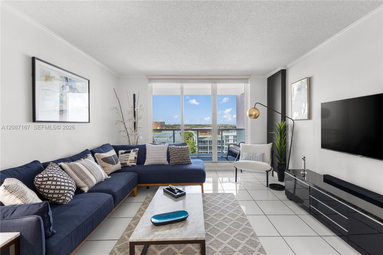 2301 Collins Av, Unit 1026, Miami Beach, FL 33139 Photo