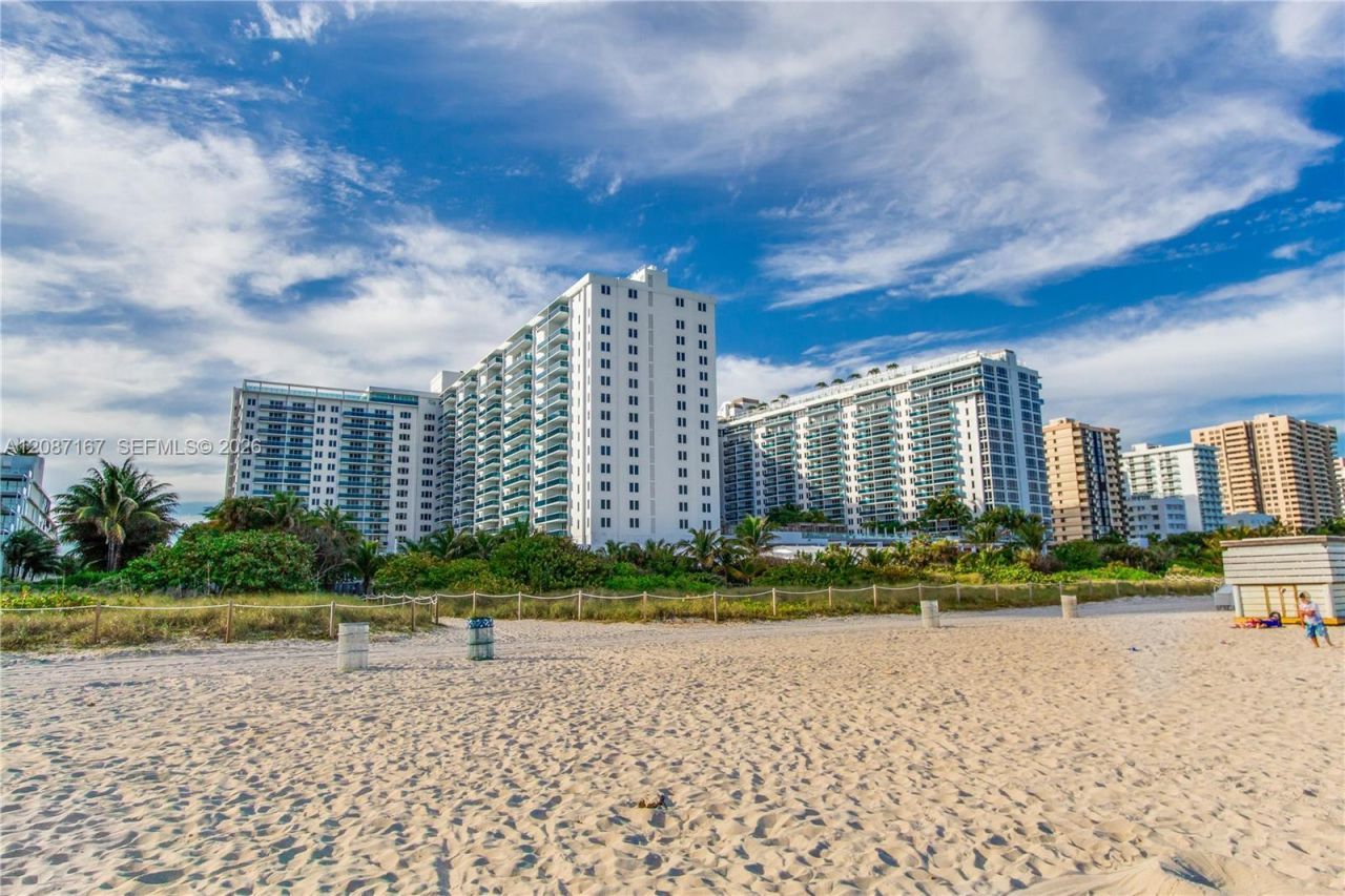 2301 Collins Av, Unit 1026, Miami Beach, FL 33139 Photo
