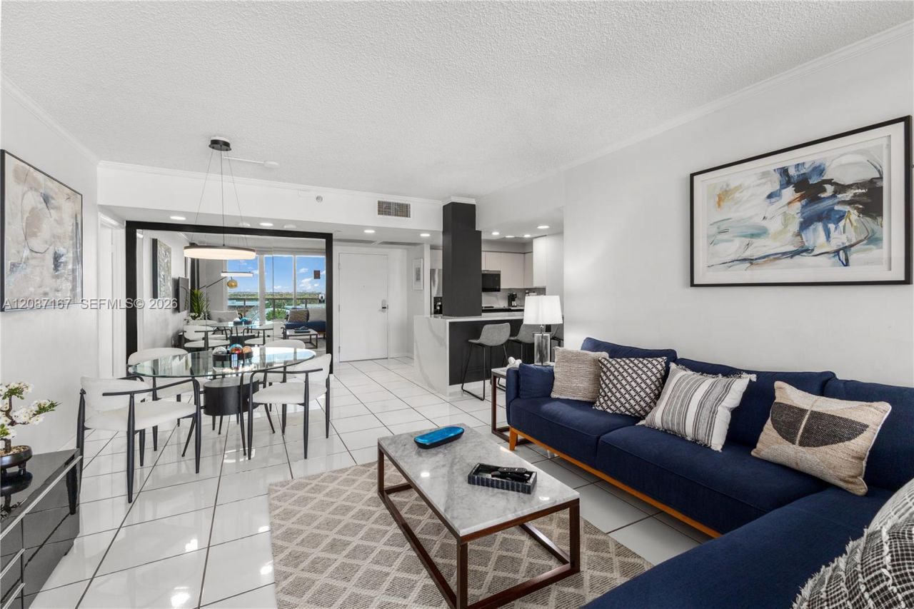 2301 Collins Av, Unit 1026, Miami Beach, FL 33139 Photo