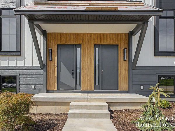 984 Glenwood Court SE, Grand Rapids, MI 49546