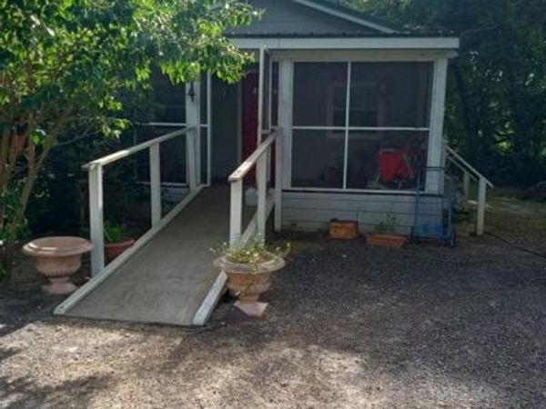 1035 N Johnson Street, Mineola, TX 75773