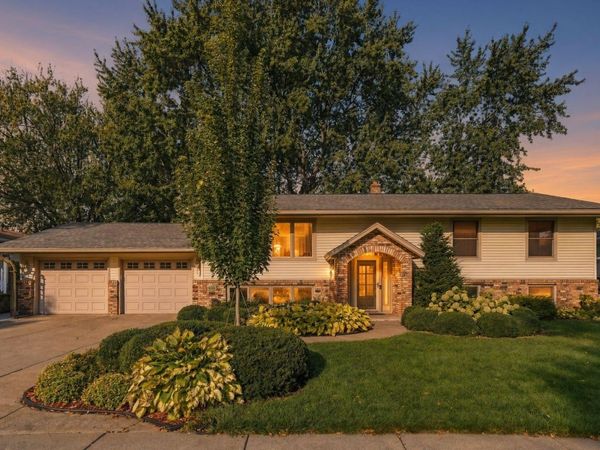 2749 Hilltop Court, North Saint Paul, MN 55109