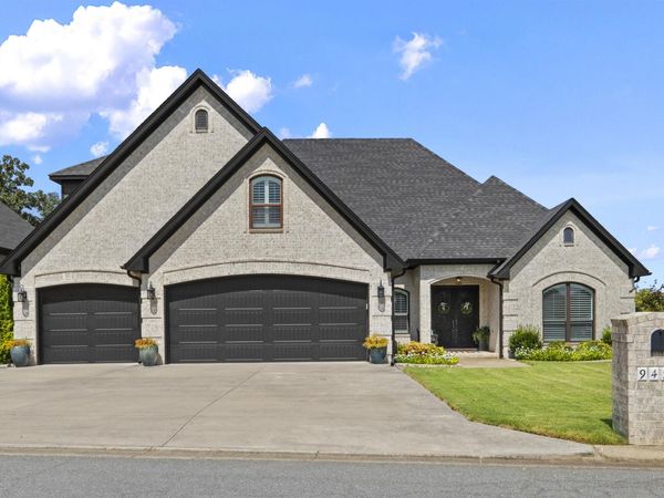 9424 Vale Royal Dr, Sherwood, AR 72120