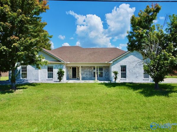305 Smokey Hills Court, New Market, AL 35761