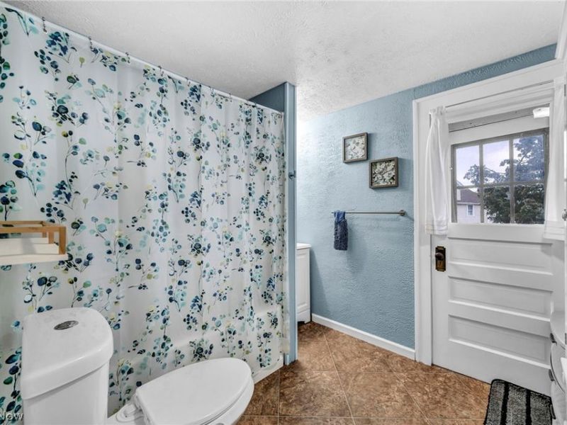 2209 W Erie Avenue, Lorain, OH 44052 Photo 16