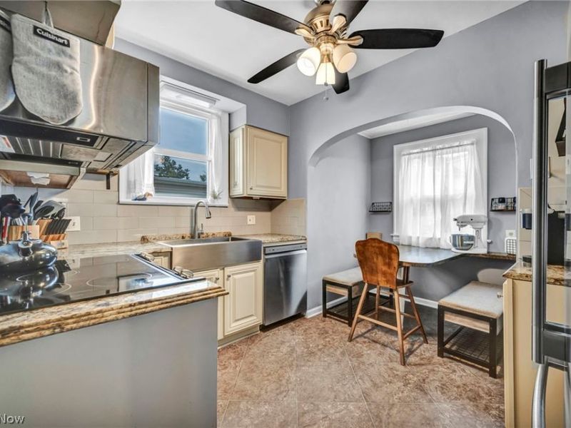 2209 W Erie Avenue, Lorain, OH 44052 Photo 7