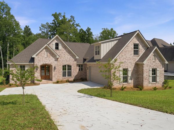 48 Buckskin Dr., Hattiesburg, MS 39402