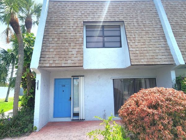 360 Canal Point S, Delray Beach, FL 33444