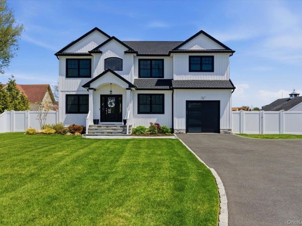 240 Clocks Boulevard , Massapequa, NY 11758