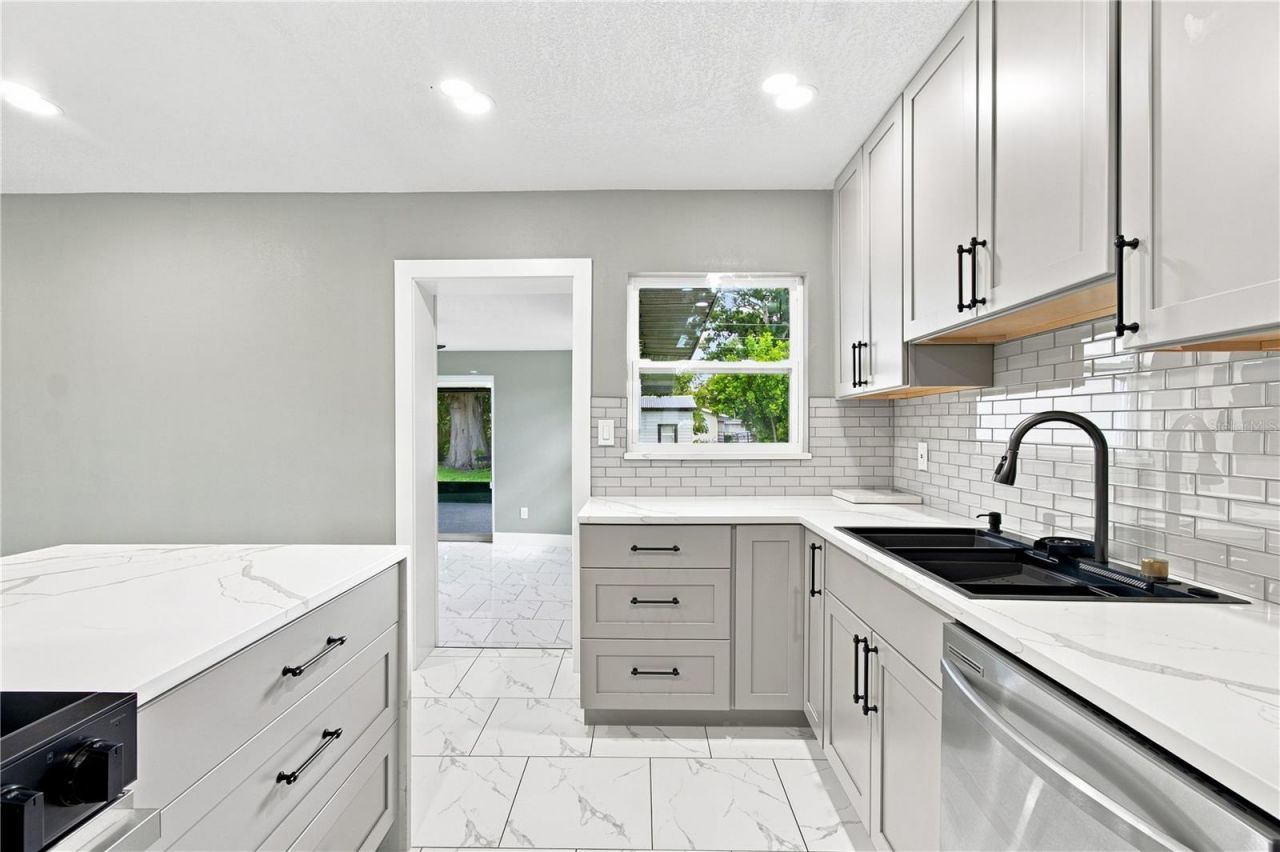 3102 19th Avenue W, Bradenton, FL 34205 Photo