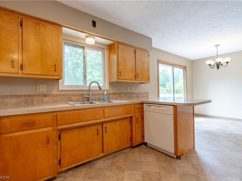 2420 Eastwood Avenue, Akron, OH 44305 Photo 12