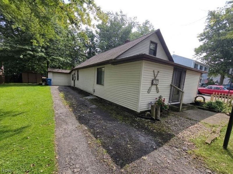 531 Robinwood Avenue, Sheffield Lake, OH 44054 Photo 3