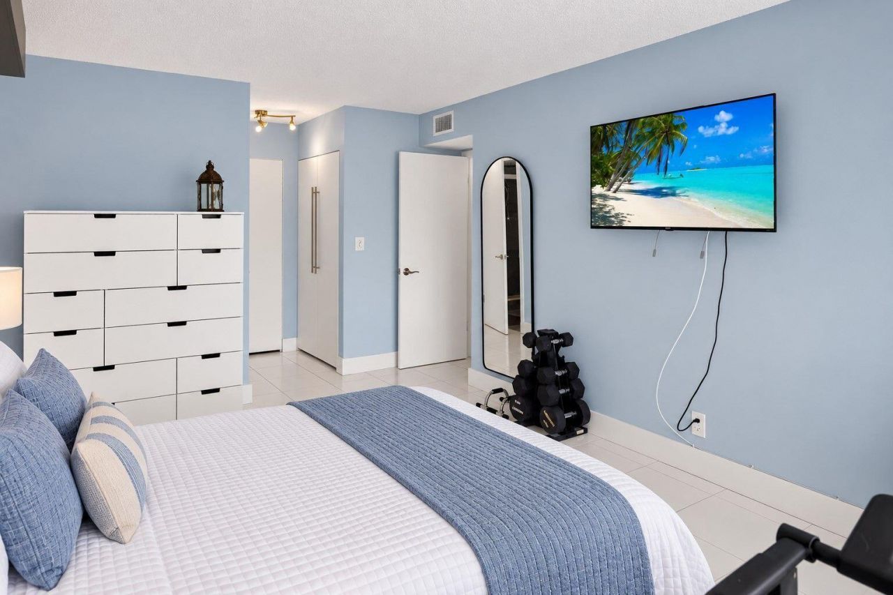 2741 Taft Street, Unit 410, Hollywood, FL 33020 Photo
