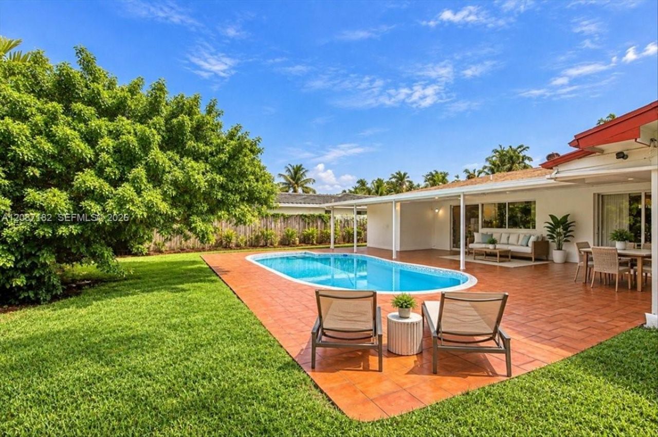 20120 Highland Lakes Blvd, Miami, FL 33179 Photo