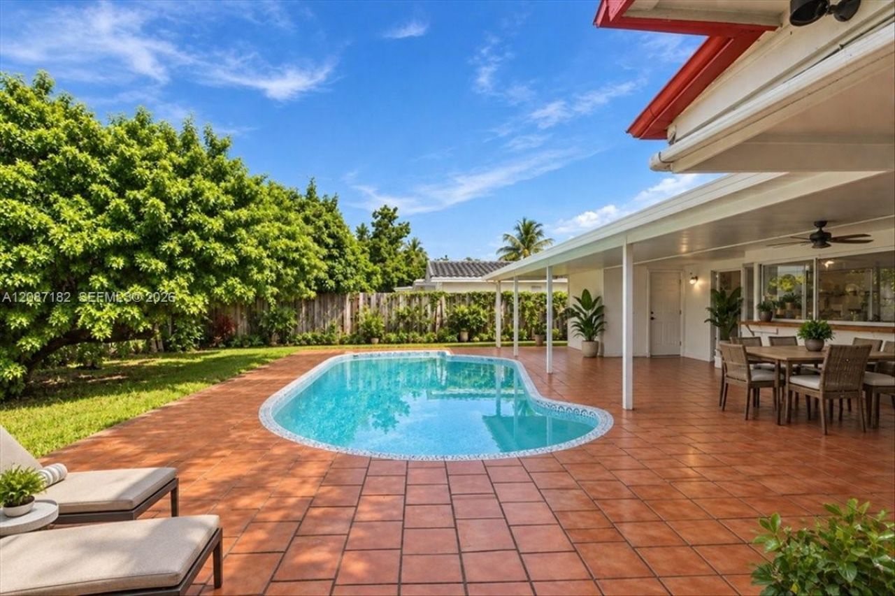 20120 Highland Lakes Blvd, Miami, FL 33179 Photo