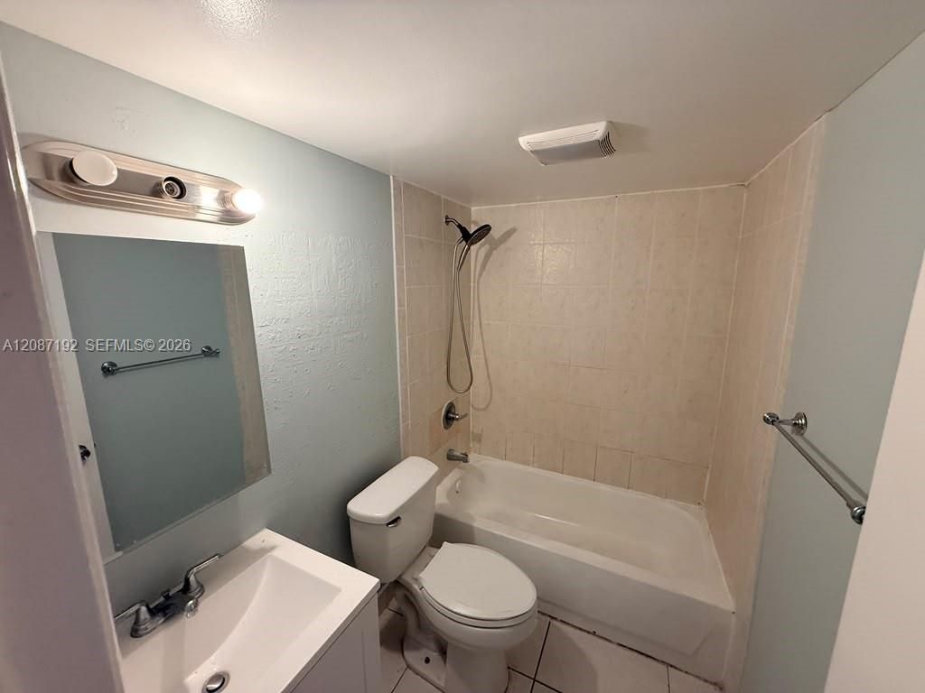 17530 NW 68th Ave, Unit C4010, Hialeah, FL 33015 Photo
