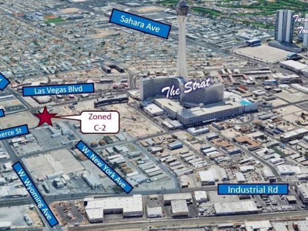 90 W Oakey Boulevard, Las Vegas, NV 89104