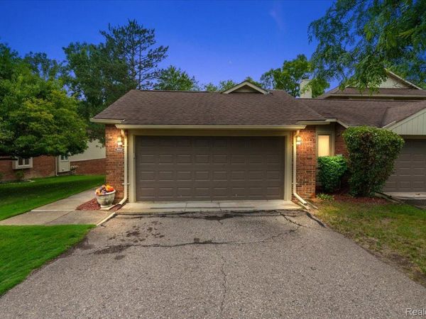 5515 Walnut Circle W, Unit 42, West Bloomfield Township, Mi 48322