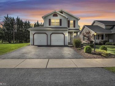 144 LAKESIDE DRIVE, LEWISBERRY, PA 17339