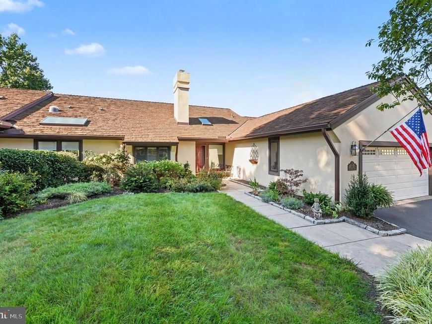 8 Bridle Lane, Blue Bell, PA 19422 Main Photo