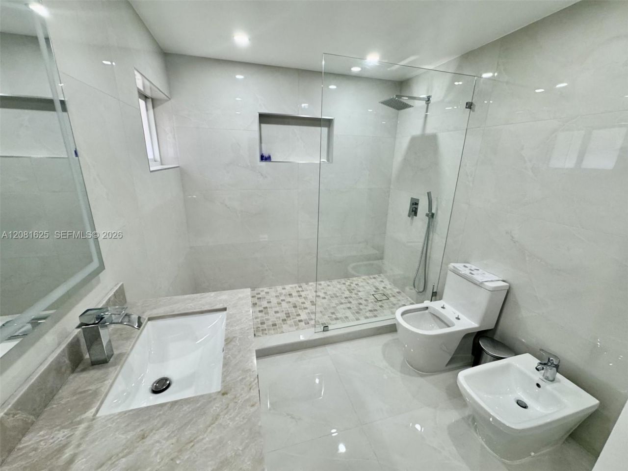 3324 NE 167th St, North Miami Beach, FL 33160 Photo