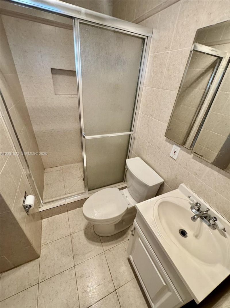3324 NE 167th St, North Miami Beach, FL 33160 Photo