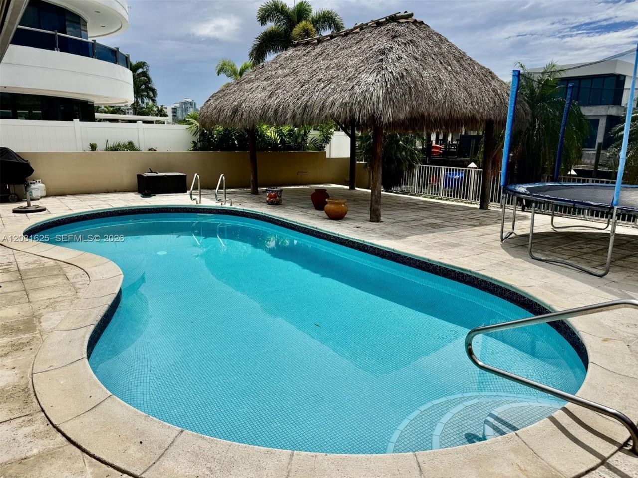 3324 NE 167th St, North Miami Beach, FL 33160 Photo