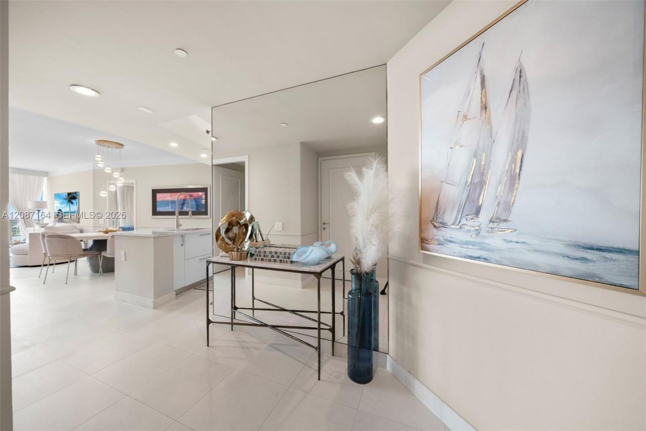 450 Alton Rd, Unit 2105, Miami Beach, FL 33139 Photo