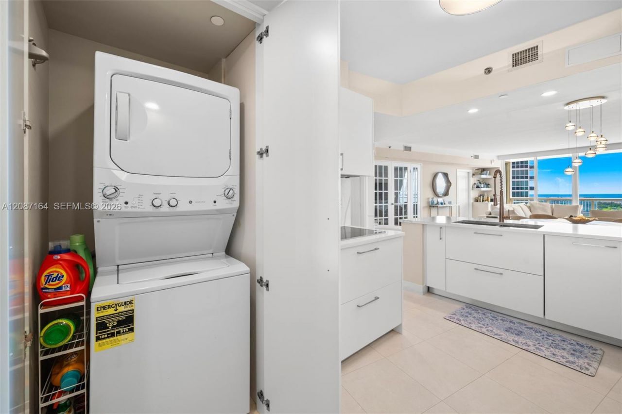 450 Alton Rd, Unit 2105, Miami Beach, FL 33139 Photo