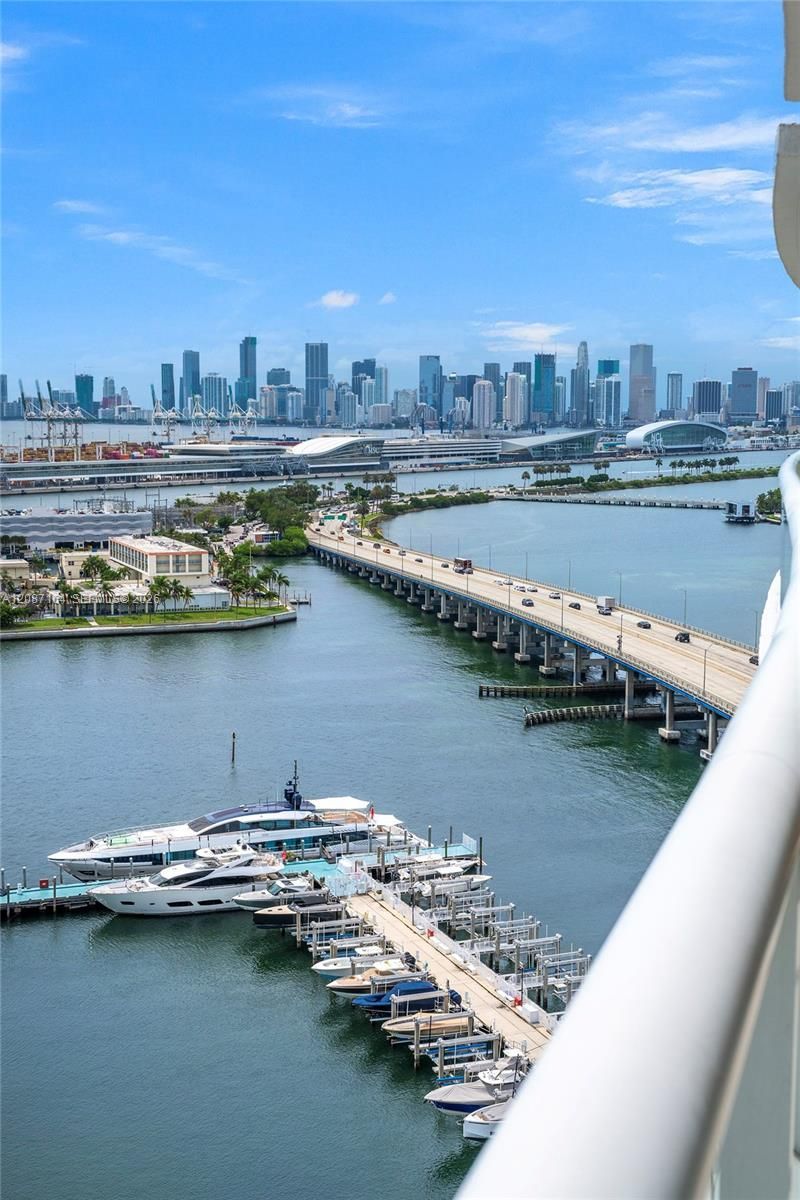 450 Alton Rd, Unit 2105, Miami Beach, FL 33139 Photo