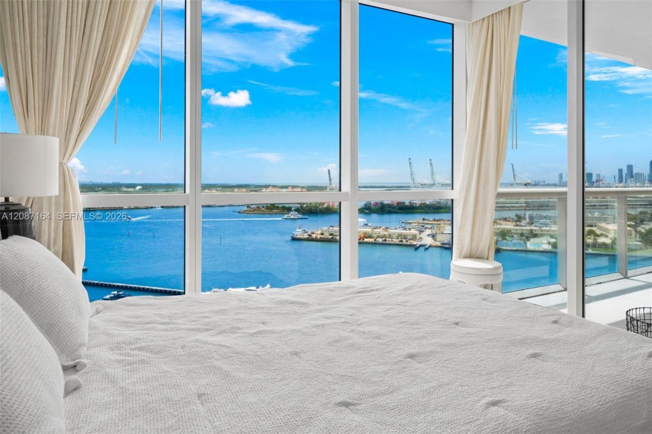 450 Alton Rd, Unit 2105, Miami Beach, FL 33139 Photo