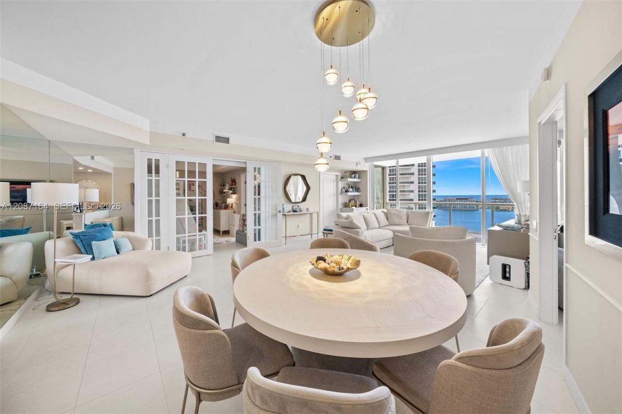 450 Alton Rd, Unit 2105, Miami Beach, FL 33139 Photo