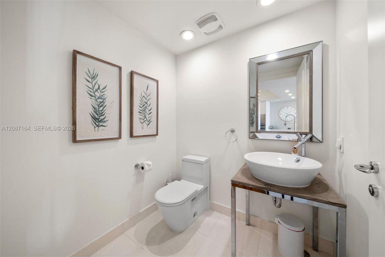 450 Alton Rd, Unit 2105, Miami Beach, FL 33139 Photo