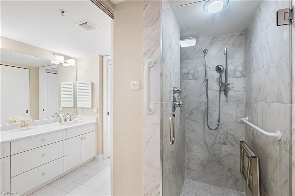 6825 Grenadier Blvd, Unit 1102, Naples, FL 34108 Photo