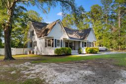 160 Comanche Dr. photo 4