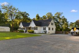 160 Comanche Dr. photo 4