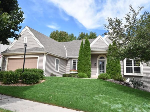 930 Dana LANE, Waukesha, WI 53189