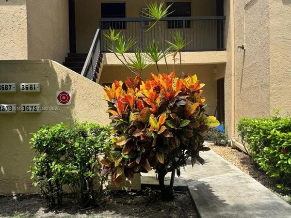 3679 Cocoplum Cir, Unit 3528, Coconut Creek, FL 33063