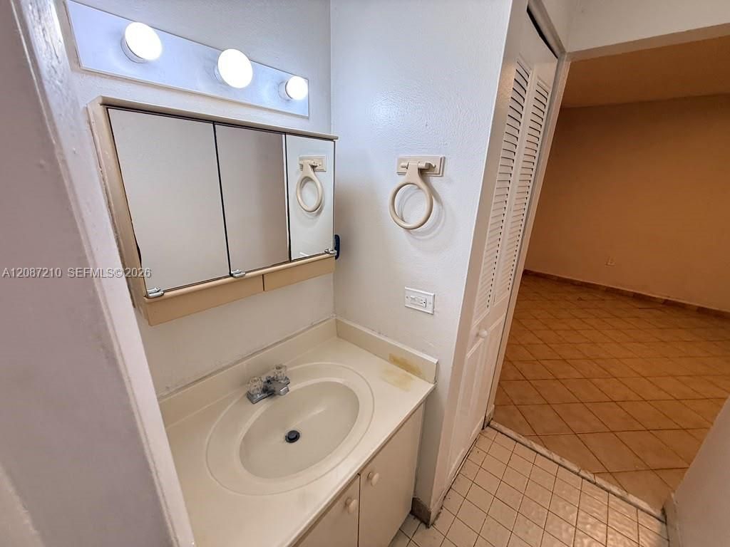 4713 NW 7th St, Unit 108-1, Miami, FL 33126 Photo